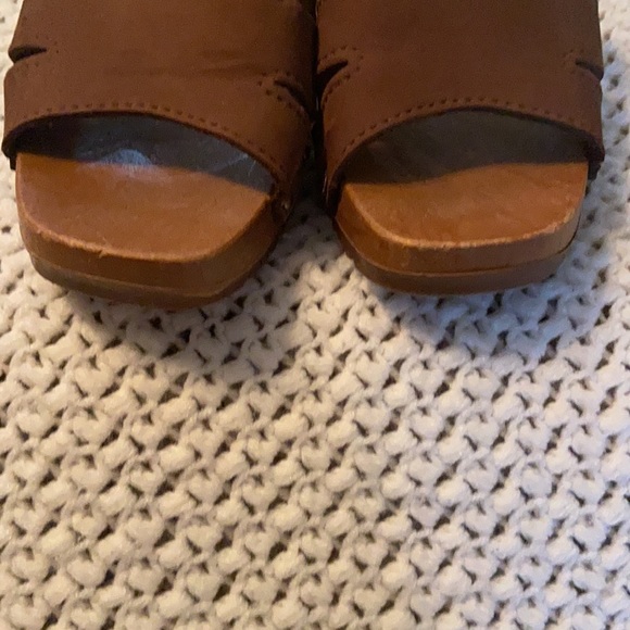 Vintage Italian Wood Wedge/ Block Heeled Sandal-Women’s Size 7 - Picture 7 of 8